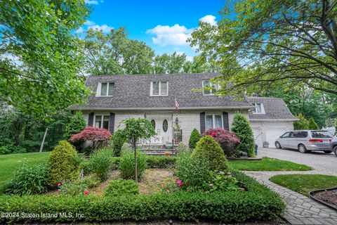 Single Family Residence in Staten Island NY 157 Collyer Avenue.jpg