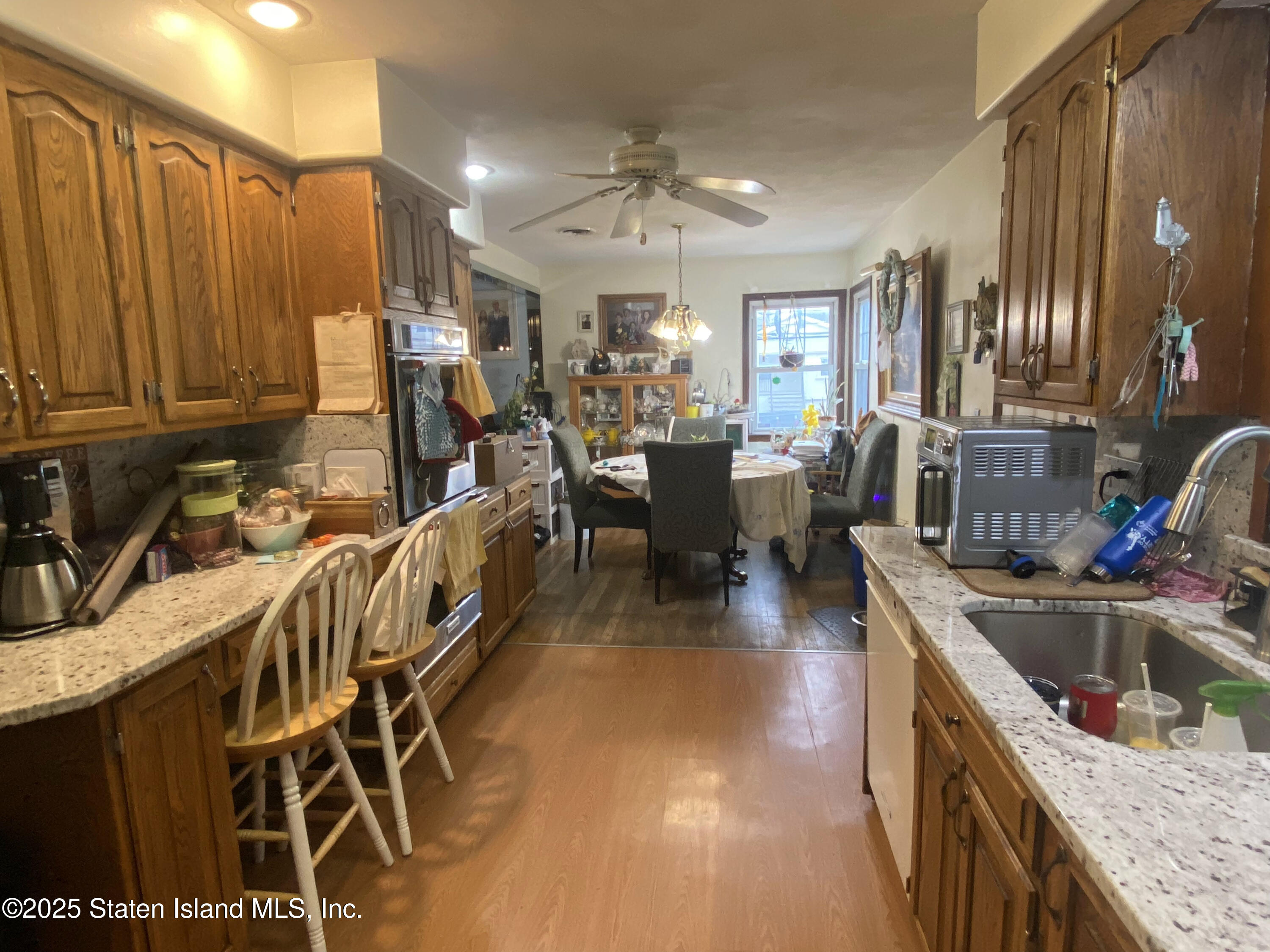 946 Drumgoole Road, Staten Island, New York image 12