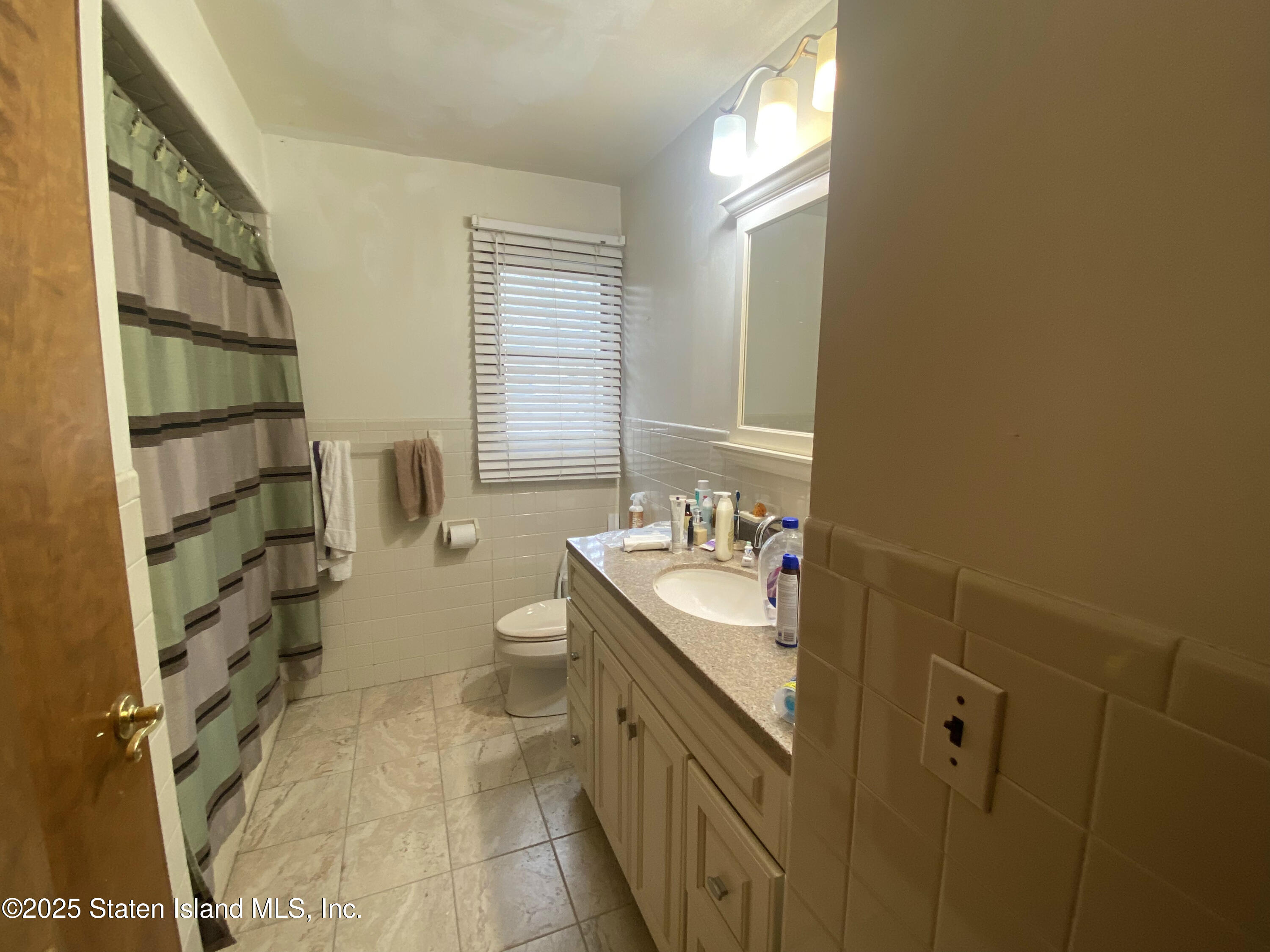 946 Drumgoole Road, Staten Island, New York image 16