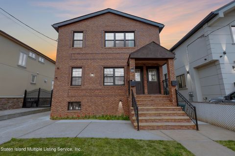 Photo of 169 Hickory Avenue, Staten Island, NY 10305 (MLS # 2402049)