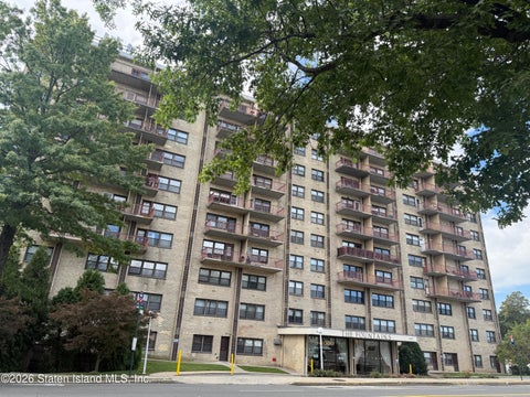 Homes For Sale - 1000 Clove Road #LLM<br/> Staten Island, NY 10301