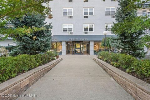 Photo of 20 Cliff Street #5a, Staten Island, NY 10305 (MLS # 2505218)