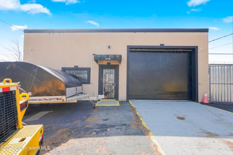 Photo of 478 Sharrotts Road, Staten Island, NY 10309 (MLS # 2500291)