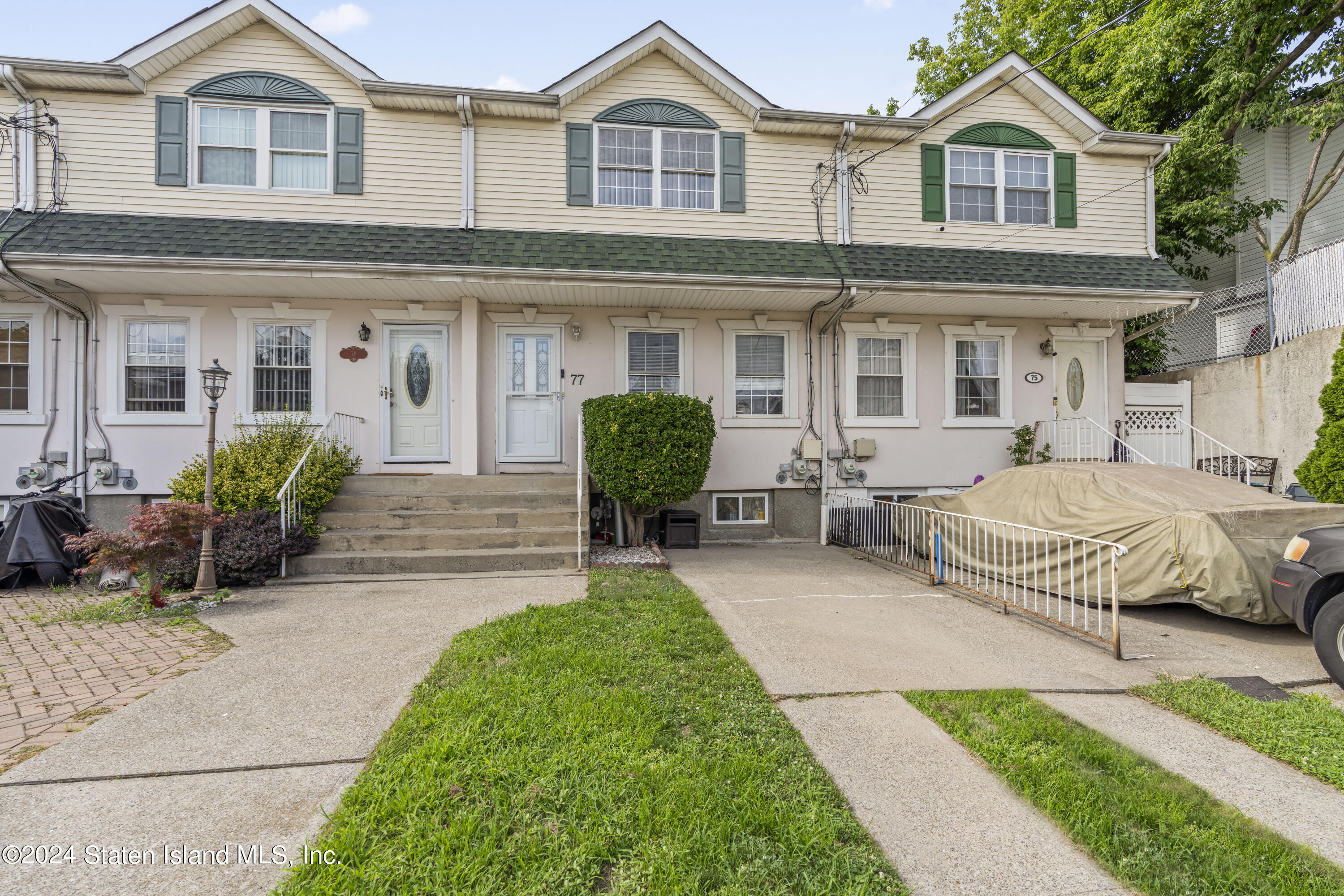 77 Chestnut Avenue, Staten Island, New York image 2