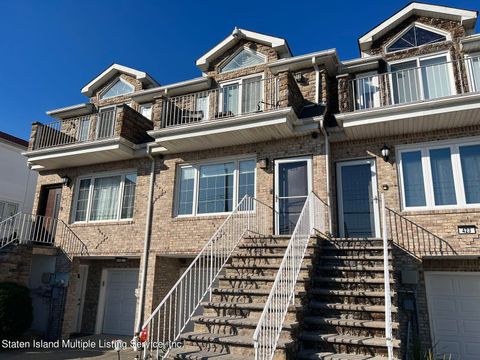 Photo of 425 Father Capodanno Boulevard, Staten Island, NY 10305 (MLS # 2400110)