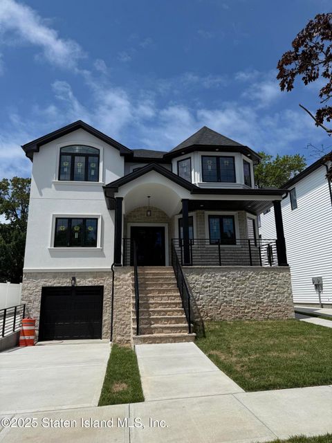 Photo of 1047 Edgegrove Avenue, Staten Island, NY 10309 (MLS # 2504893)