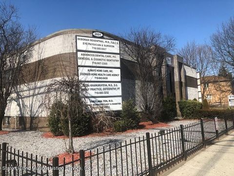 Photo of 2691 Hylan Blvd #1, Staten Island, NY 10306 (MLS # 1158259)