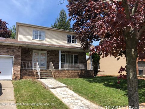 Photo of 211 Kinghorn Street, Staten Island, NY 10312 (MLS # 1161875)