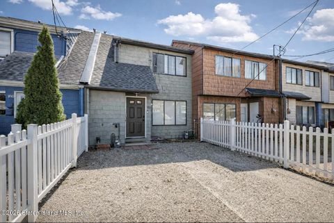 Photo of 182 Arlington Place, Staten Island, NY 10303 (MLS # 2602529)