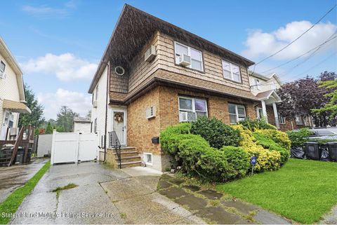 Photo of 37 Oceanic Avenue, Staten Island, NY 10312 (MLS # 1164533)