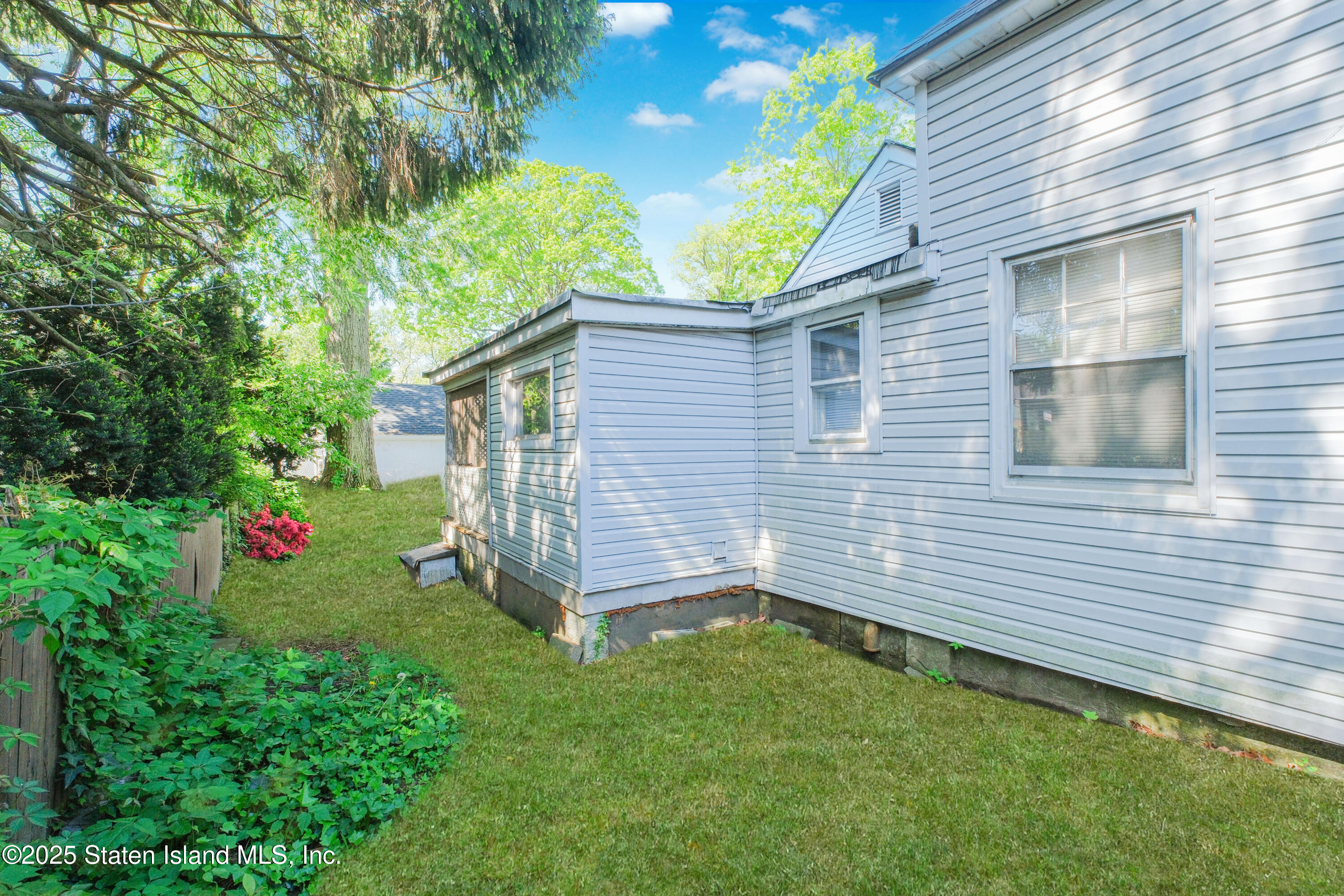 249 Lindenwood Road, Staten Island, New York image 16