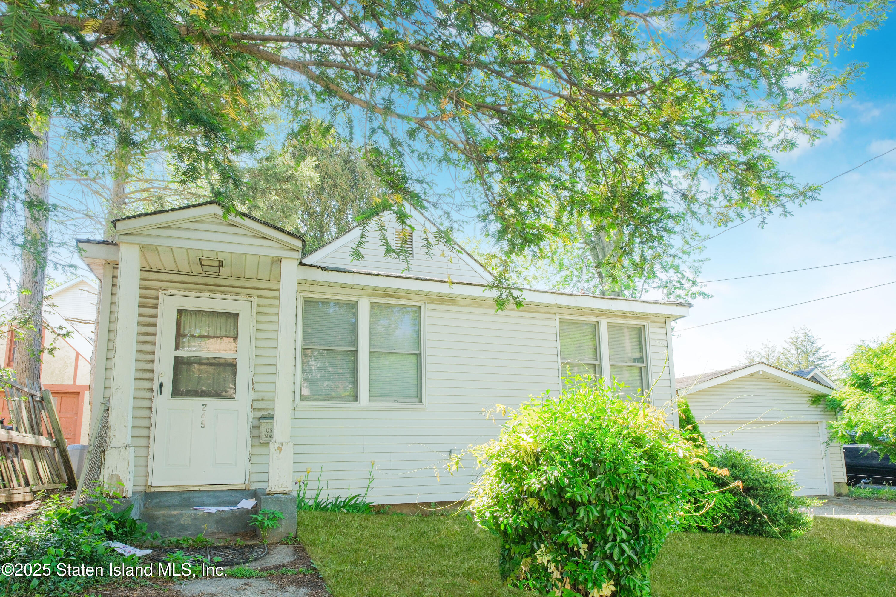 249 Lindenwood Road, Staten Island, New York image 18
