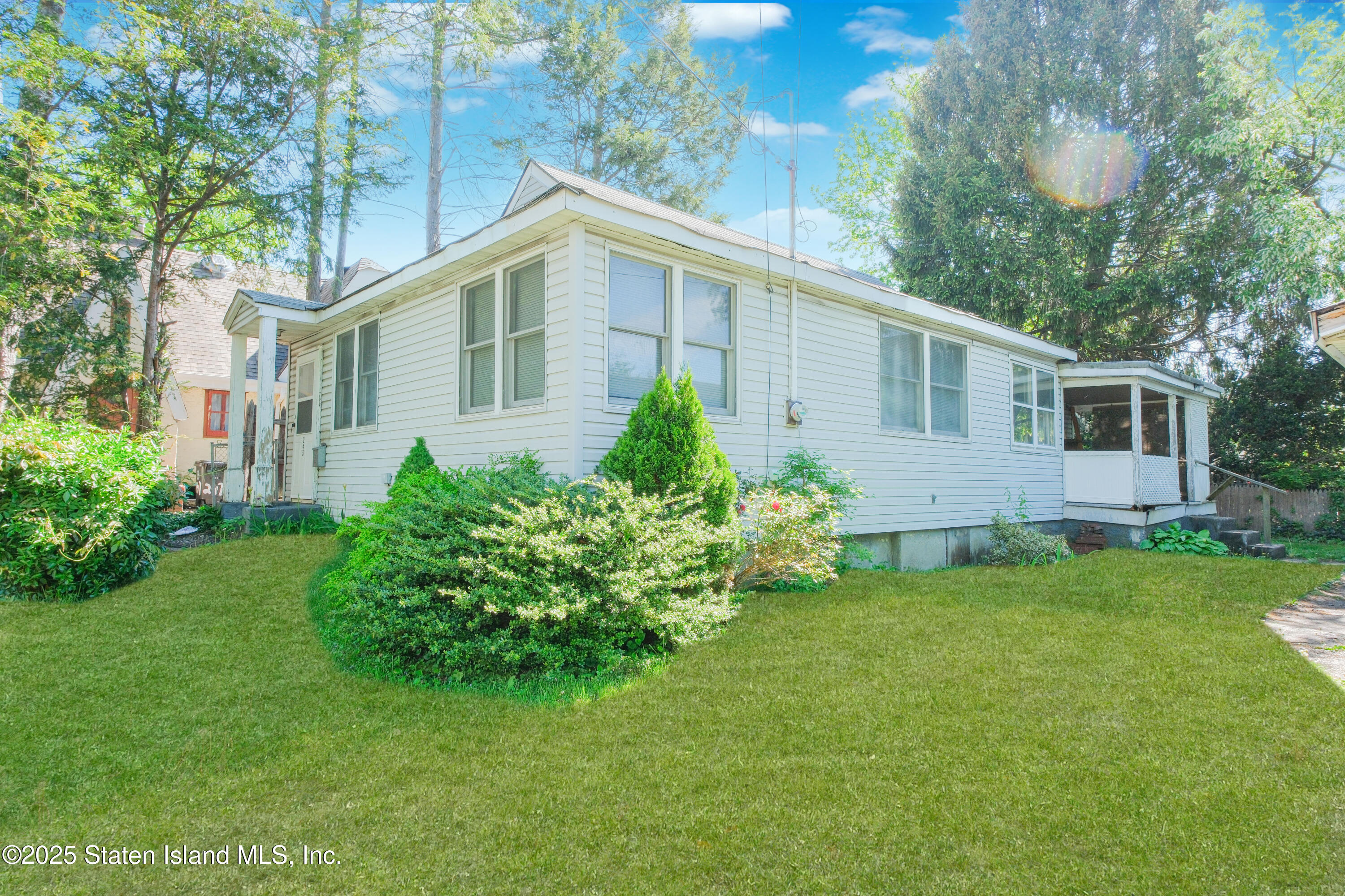 249 Lindenwood Road, Staten Island, New York image 5