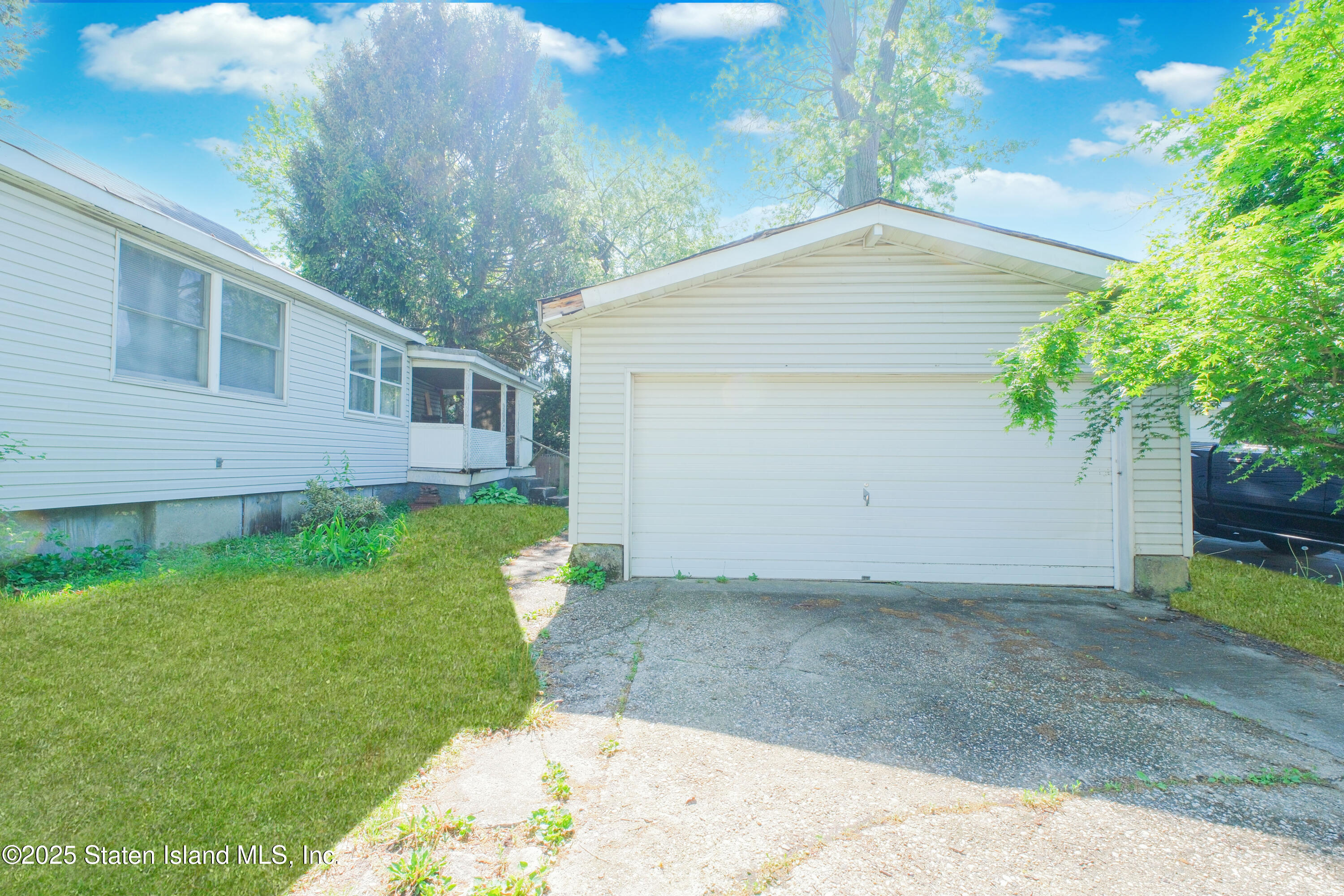 249 Lindenwood Road, Staten Island, New York image 7