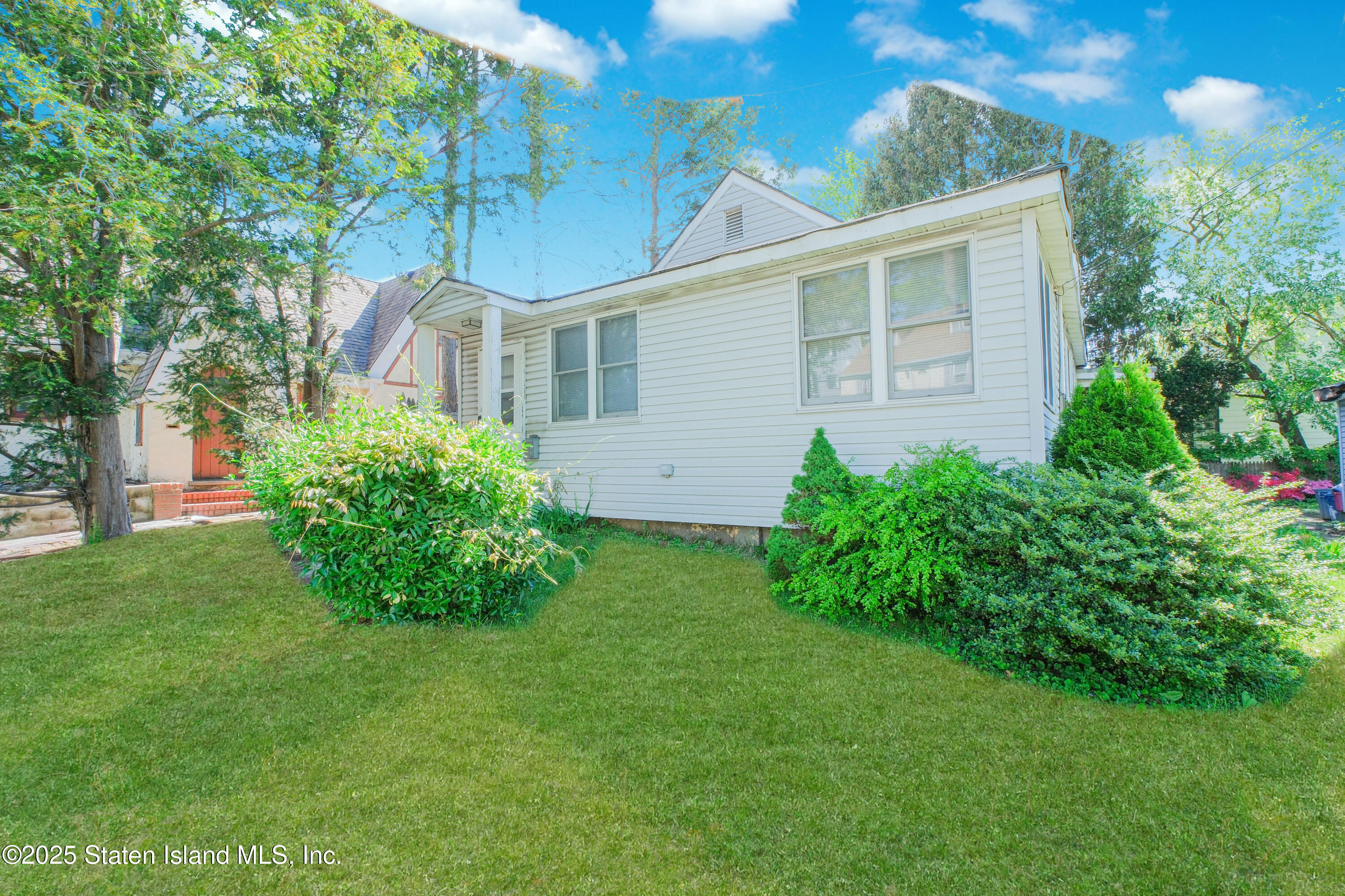 249 Lindenwood Road, Staten Island, New York image 3
