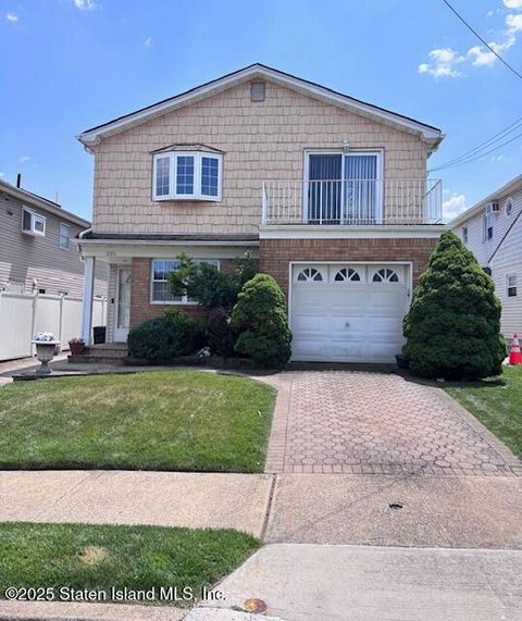 Photo of 696 Katan Avenue, Staten Island, NY 10312 (MLS # 2503990)