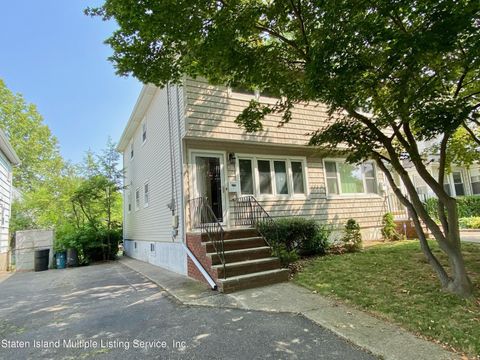 Photo of 113 East Raleigh Avenue, Staten Island, NY 10310 (MLS # 1162893)