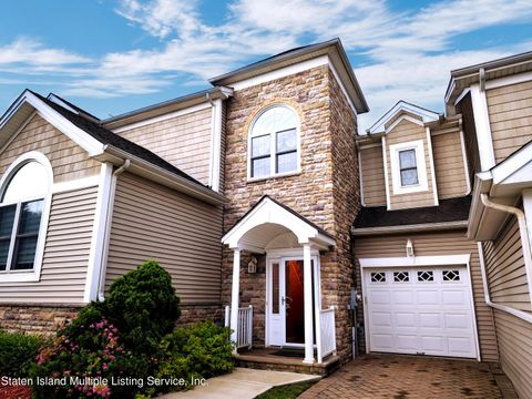 Photo of 24 Tides Lane, Staten Island, NY 10312 (MLS # 1162830)