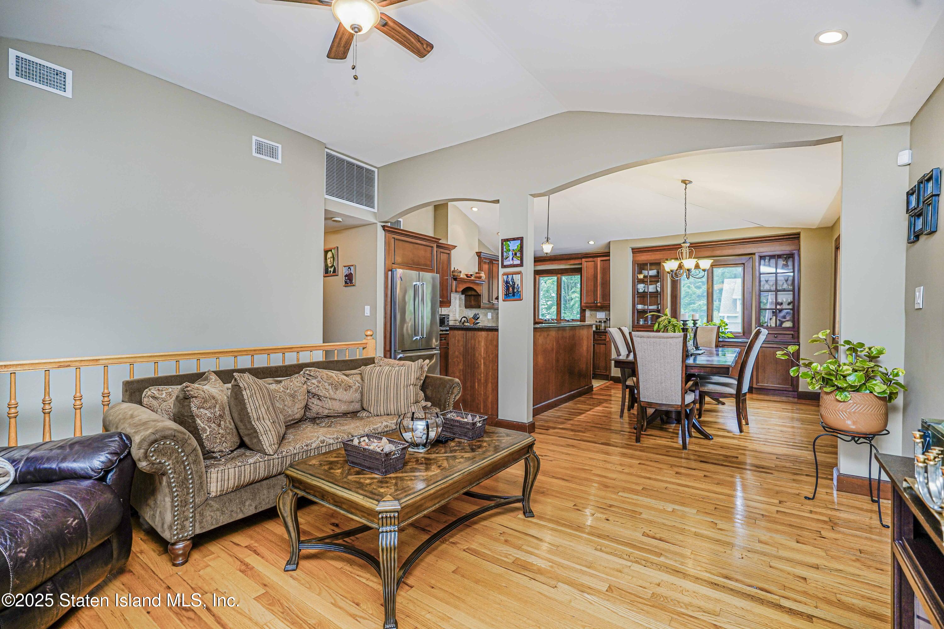 103 Elder Avenue, Staten Island, New York image 6