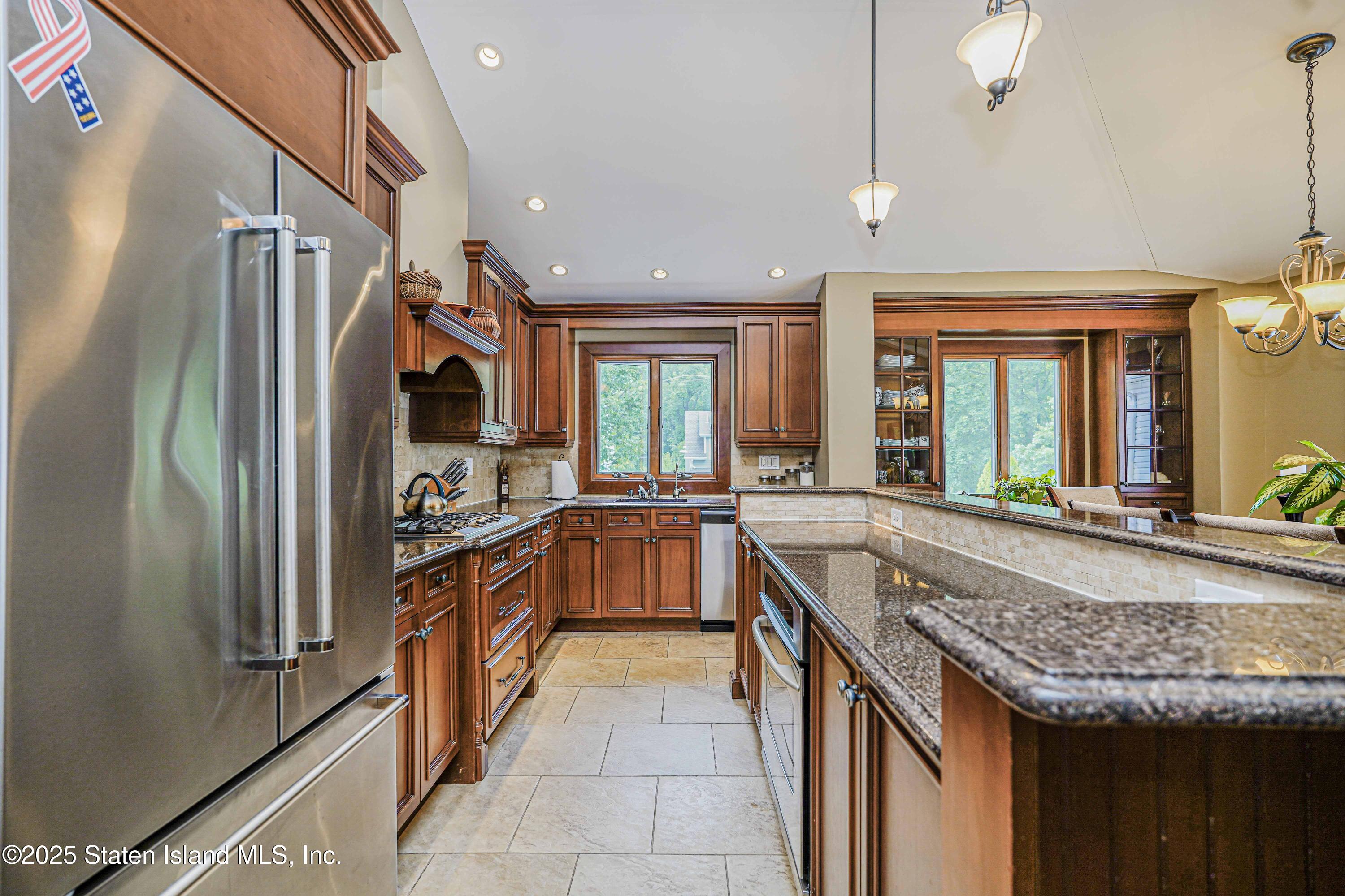 103 Elder Avenue, Staten Island, New York image 10