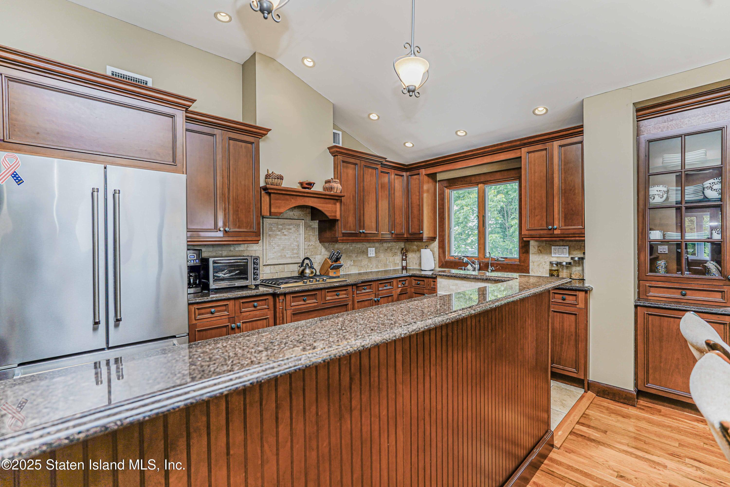 103 Elder Avenue, Staten Island, New York image 9