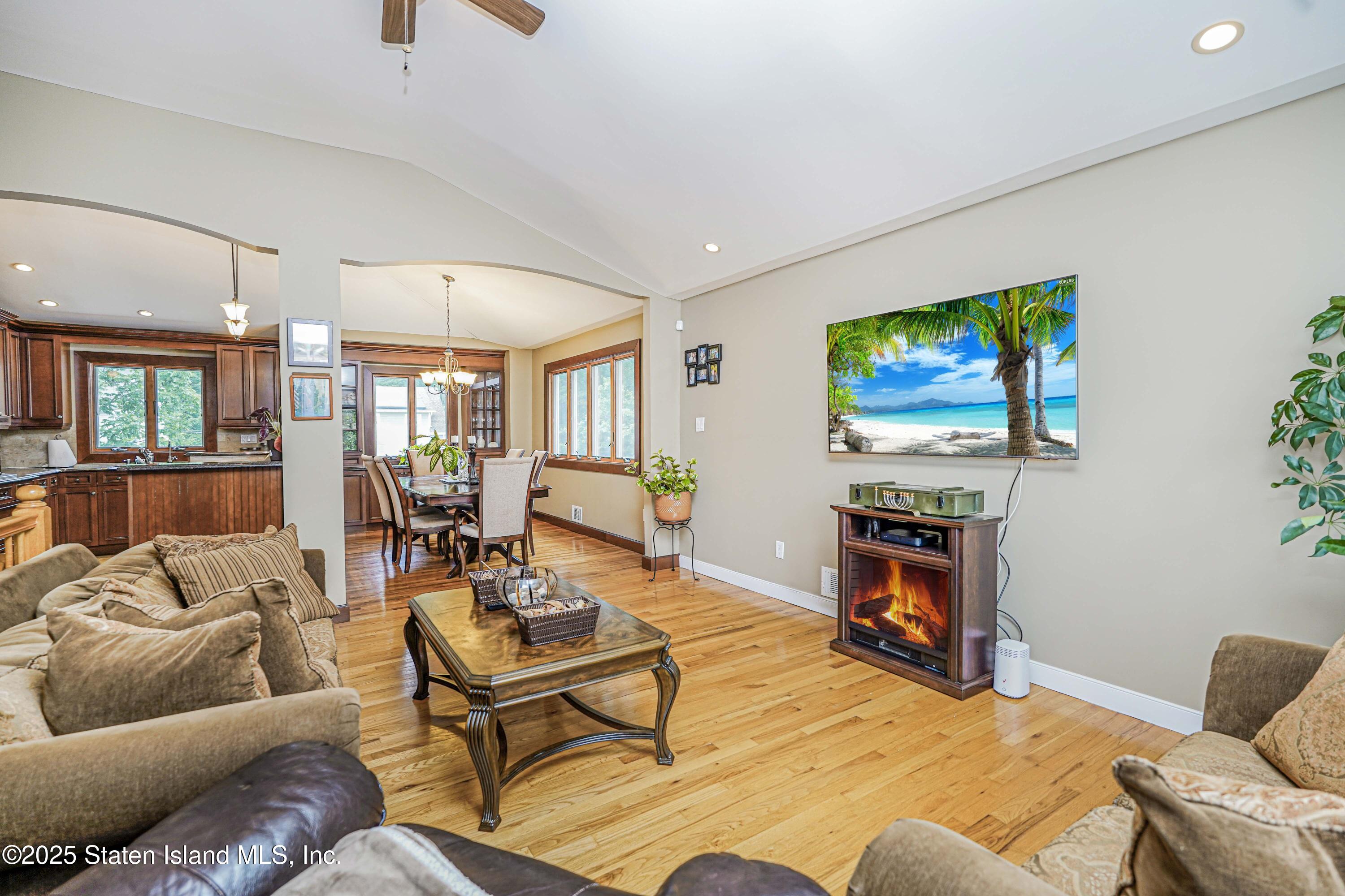 103 Elder Avenue, Staten Island, New York image 5