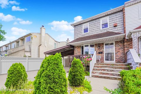 Single Family Residence in Staten Island NY 24 Ladd Avenue.jpg