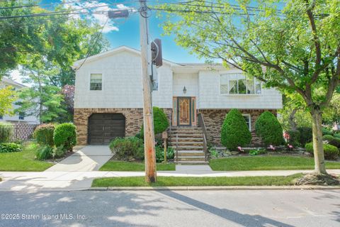 Photo of 50 Reading Avenue, Staten Island, NY 10312 (MLS # 2505089)