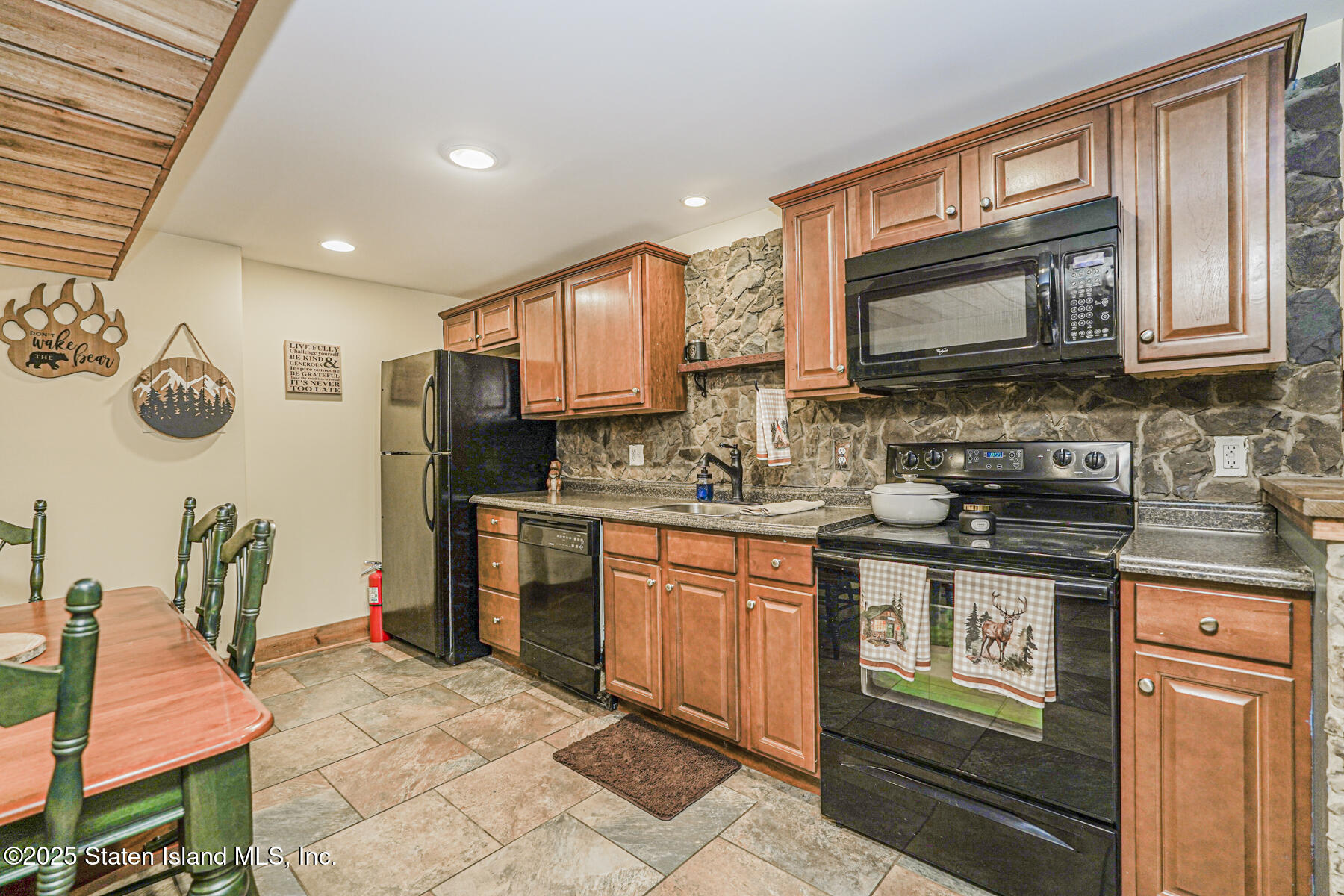 Middletown, New Jersey 07748, United States, 5 Bedrooms Bedrooms, ,3 BathroomsBathrooms,Residential,Active,186083