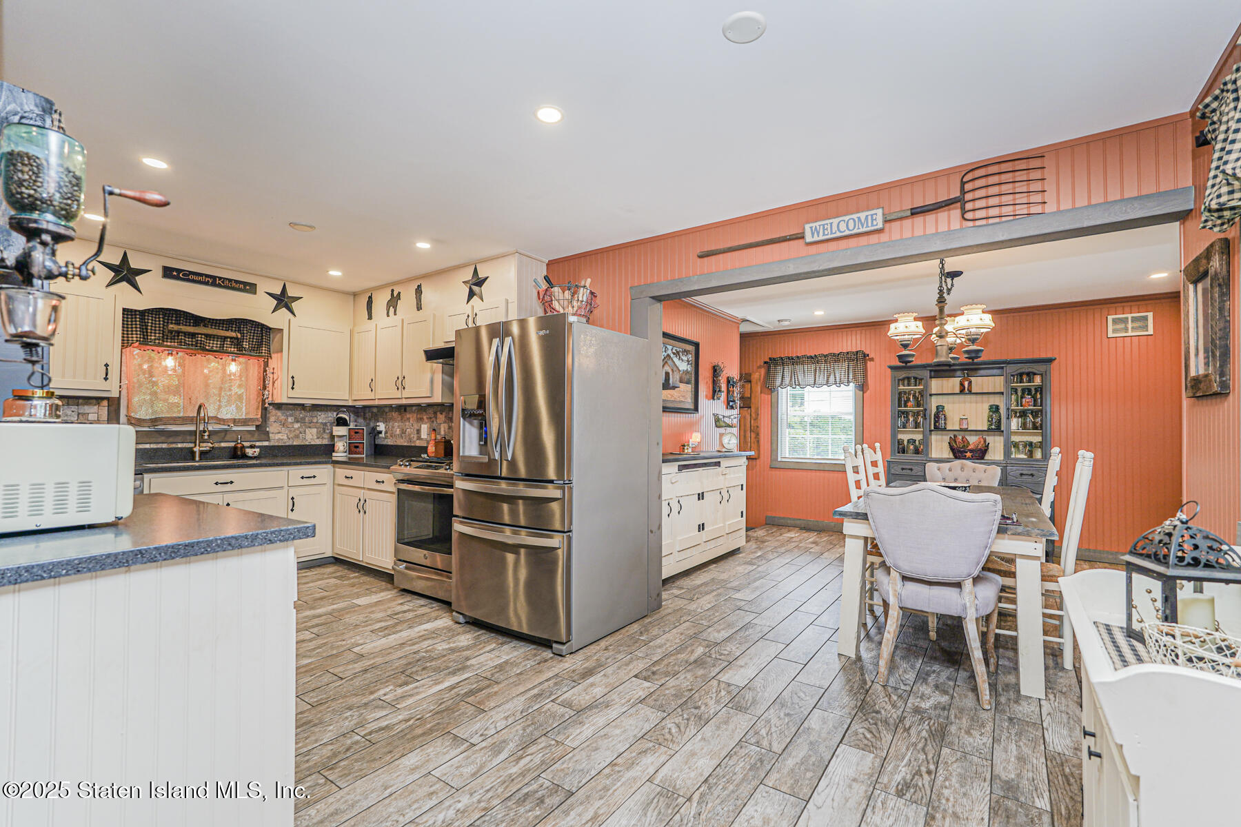 Middletown, New Jersey 07748, United States, 5 Bedrooms Bedrooms, ,3 BathroomsBathrooms,Residential,Active,186083