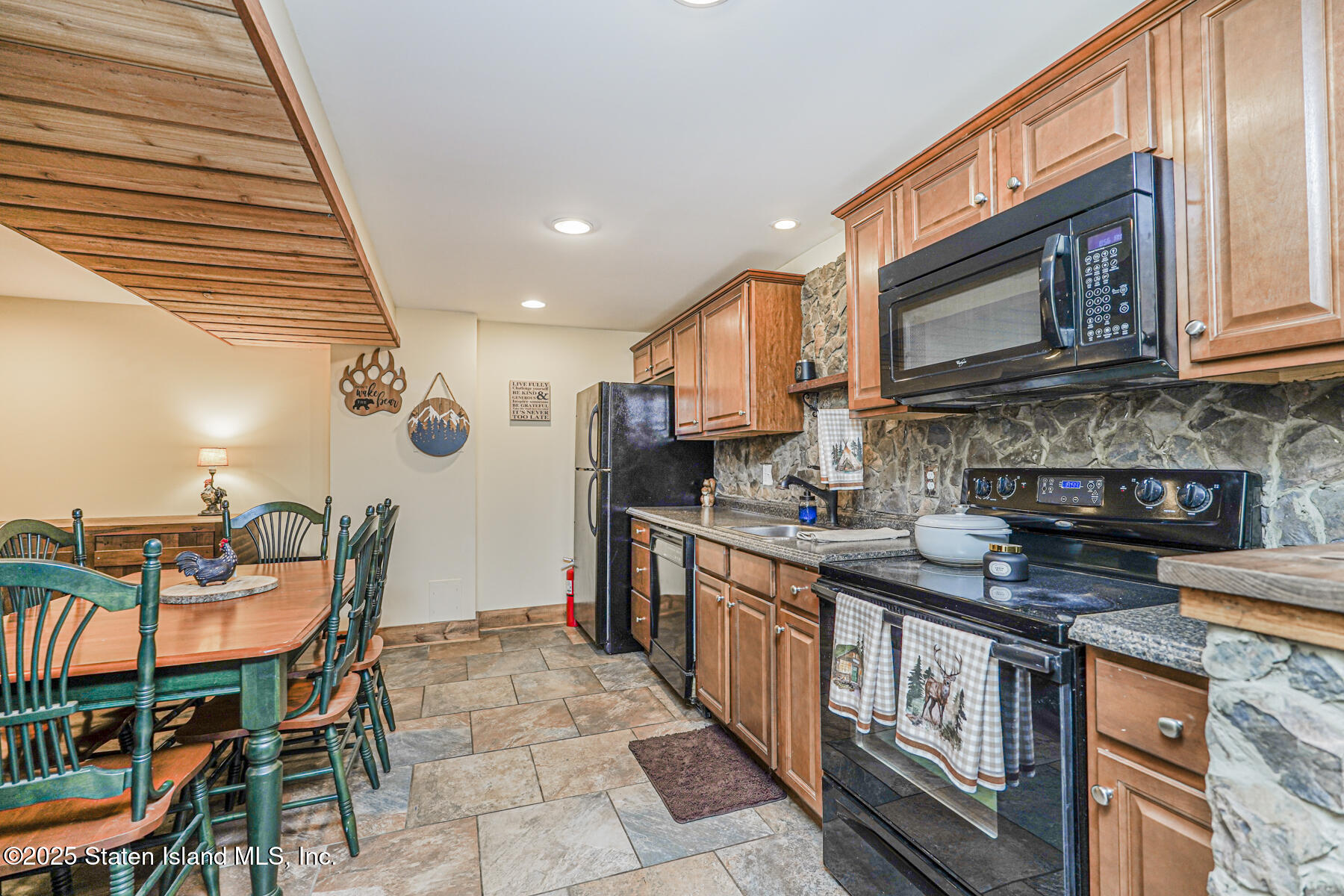 Middletown, New Jersey 07748, United States, 5 Bedrooms Bedrooms, ,3 BathroomsBathrooms,Residential,Active,186083