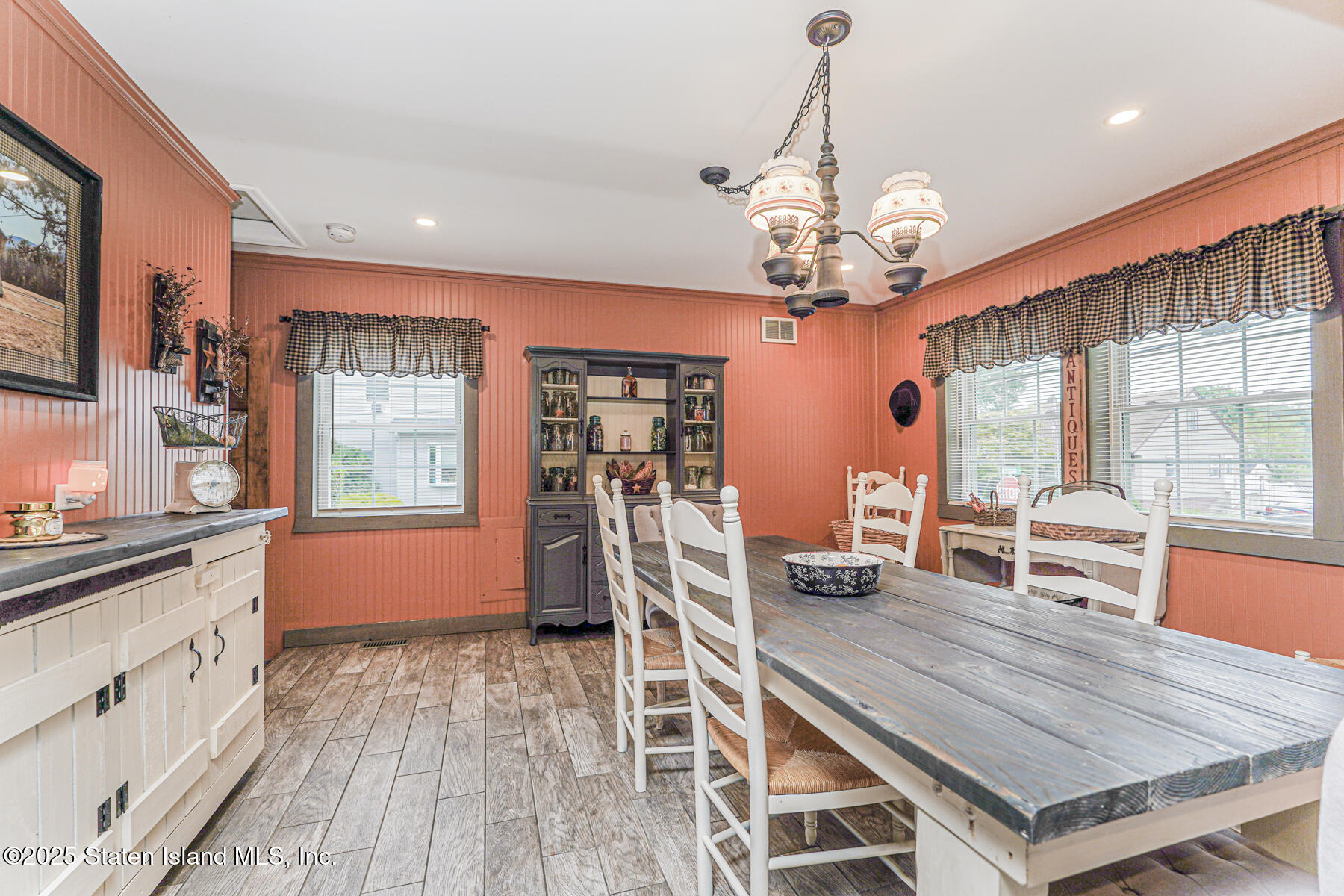 Middletown, New Jersey 07748, United States, 5 Bedrooms Bedrooms, ,3 BathroomsBathrooms,Residential,Active,186083