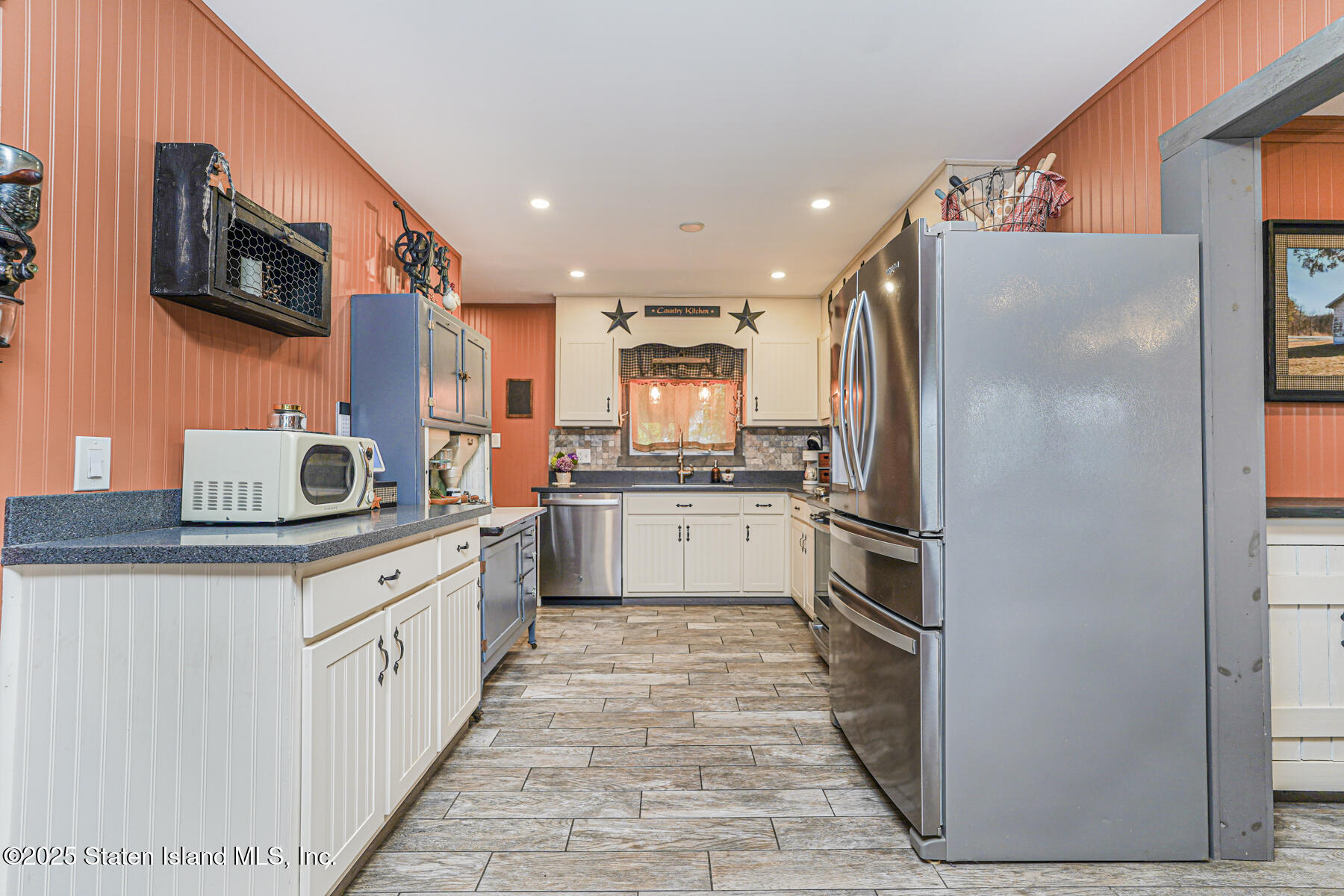 Middletown, New Jersey 07748, United States, 5 Bedrooms Bedrooms, ,3 BathroomsBathrooms,Residential,Active,186083