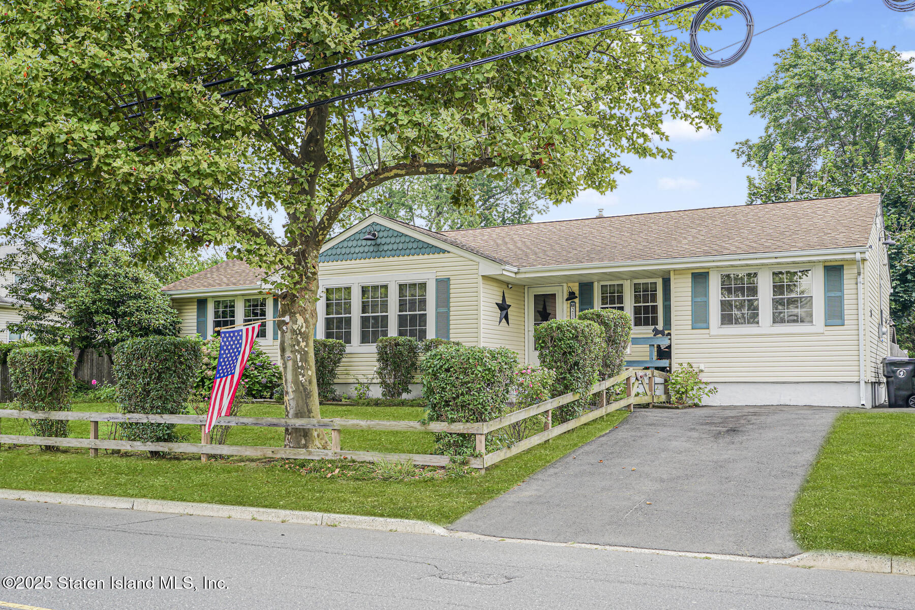 Middletown, New Jersey 07748, United States, 5 Bedrooms Bedrooms, ,3 BathroomsBathrooms,Residential,Active,186083