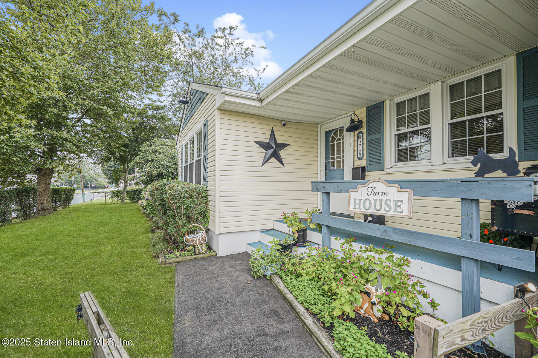 Middletown, New Jersey 07748, United States, 5 Bedrooms Bedrooms, ,3 BathroomsBathrooms,Residential,Active,186083