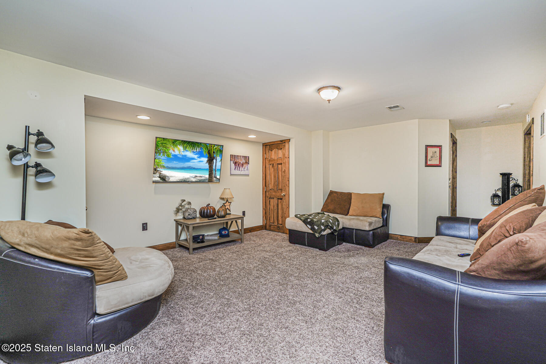 Middletown, New Jersey 07748, United States, 5 Bedrooms Bedrooms, ,3 BathroomsBathrooms,Residential,Active,186083