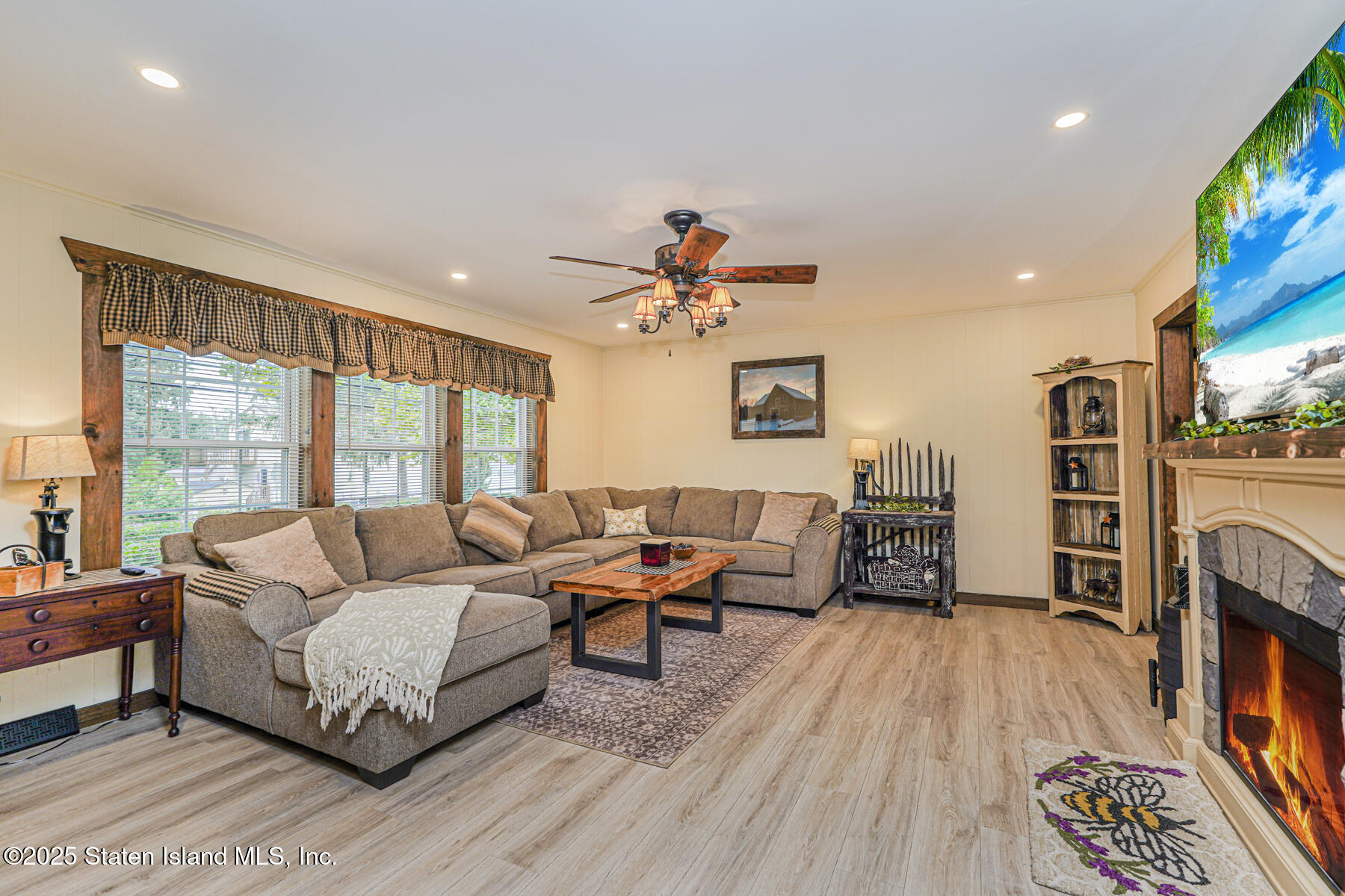 Middletown, New Jersey 07748, United States, 5 Bedrooms Bedrooms, ,3 BathroomsBathrooms,Residential,Active,186083