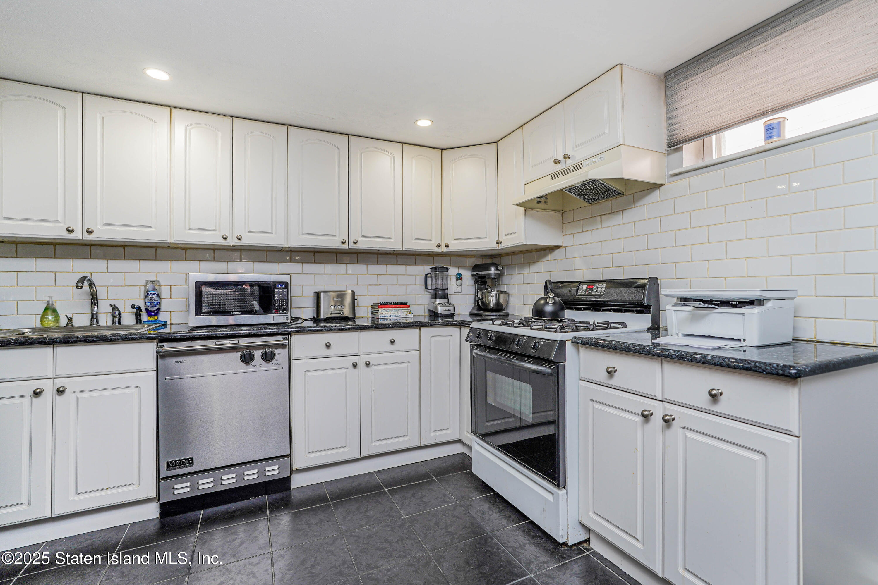 61 Thornycroft Avenue, Staten Island, New York image 30