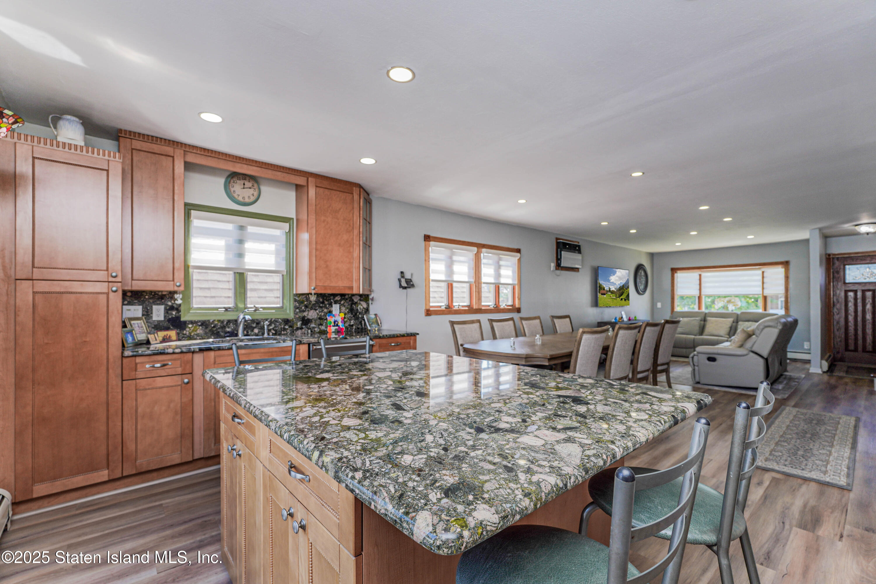 61 Thornycroft Avenue, Staten Island, New York image 12