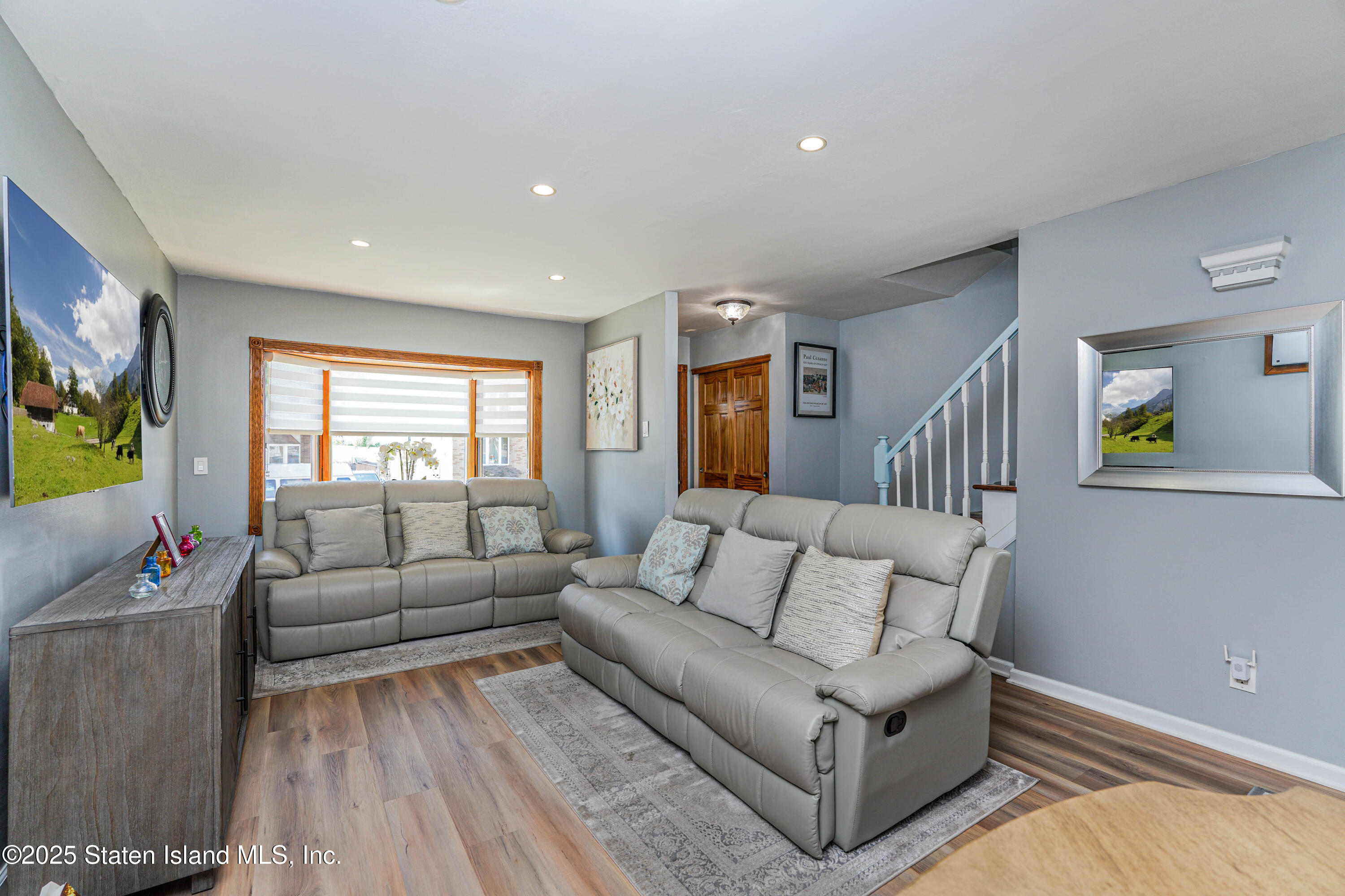 61 Thornycroft Avenue, Staten Island, New York image 5