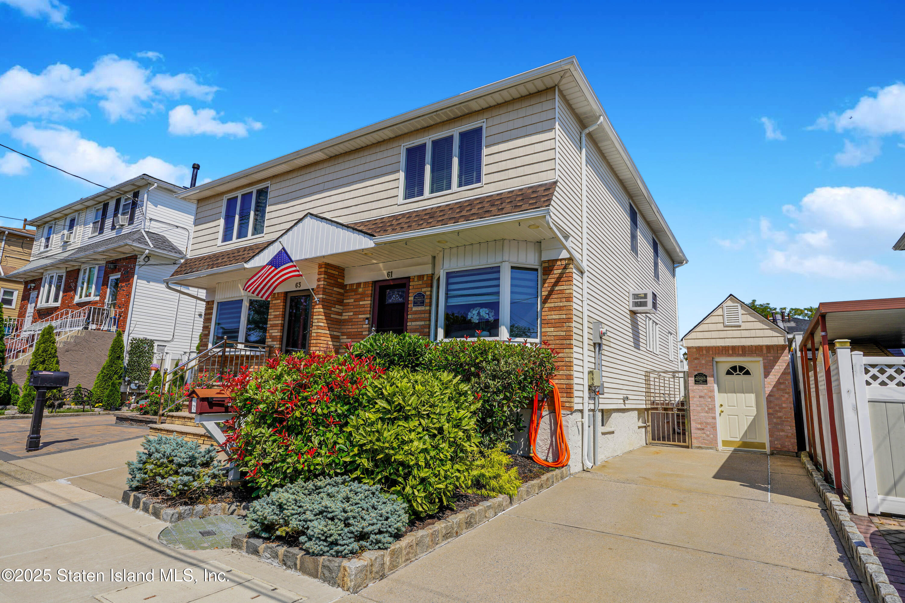 61 Thornycroft Avenue, Staten Island, New York image 1