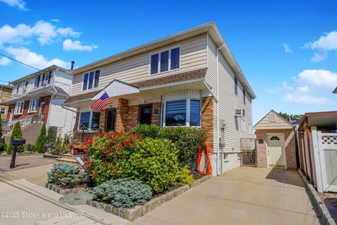 Photo of 61 Thornycroft Avenue, Staten Island, NY 10312 (MLS # 2501709)