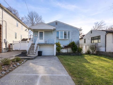 Photo of 62 Morton Street, Staten Island, NY 10306 (MLS # 2601374)