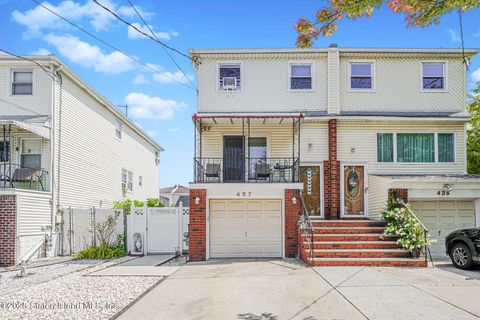 Photo of 437 Eltingville Boulevard, Staten Island, NY 10312 (MLS # 2504794)