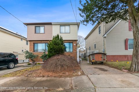 Photo of 37 Livingston Avenue, Staten Island, NY 10314 (MLS # 1159796)