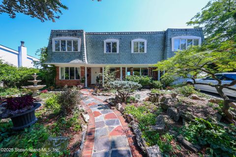 Photo of 274 Flagg Place, Staten Island, NY 10304 (MLS # 2505428)