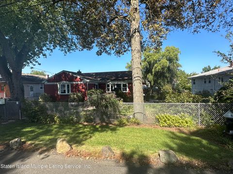 Photo of 55 Marble Street, Staten Island, NY 10314 (MLS # 1164736)