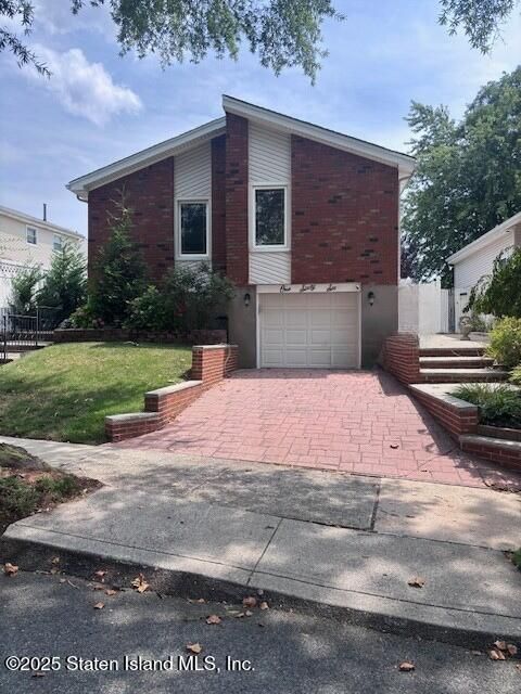 Photo of 166 Genesee Avenue, Staten Island, NY 10308 (MLS # 2504522)