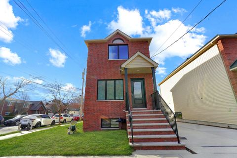 Photo of 44 Magnolia Avenue, Staten Island, NY 10305 (MLS # 2402071)
