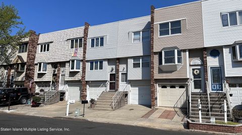 Photo of 39 Mimosa Lane, Staten Island, NY 10312 (MLS # 1164702)